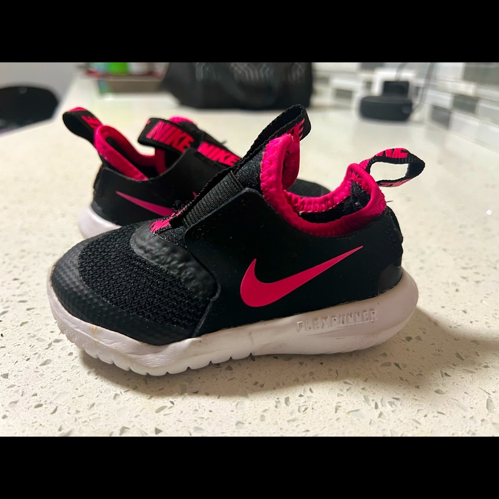 Nike girls sneakers size (5C)